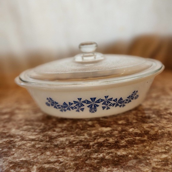 Vintage Other - Glasbake Casserole w lid. 1 Qt. Perfect condition!
